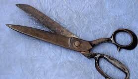 Funcionario policial interviene en una pelea y le clavaron una tijera en el pecho en Punto Fijo