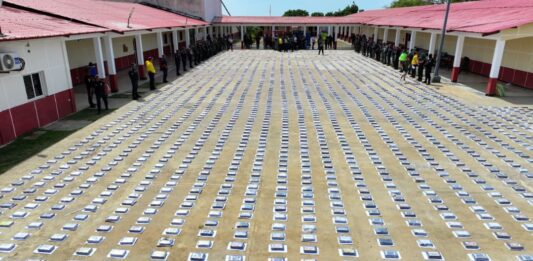 Interceptan embarcación con 3.000 panelas de cocaína en Falcón este 15-Sep