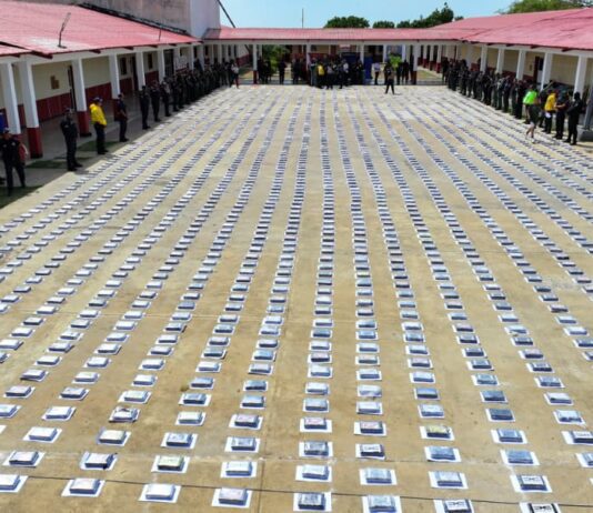 Interceptan embarcación con 3.000 panelas de cocaína en Falcón este 15-Sep