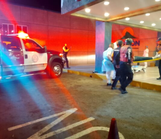 Accidente entre moto y carro dejó un lesionado en Puerta Maraven