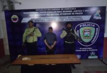 Detenido hombre que apuñaló a su pareja en el cuello en Santa Ana