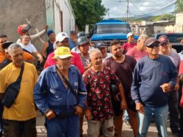 Usuarios preocupados ante la reducción en el suministro de gasolina en la Estación de Servicio La Reforma