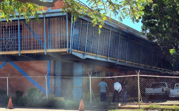 Coro | Madre intentó ingresar pastelitos con droga para su hijo detenido
