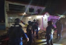 Dos establecimientos cerrados, 5 vehículos y 7 motos retenidas entre la noche del sábado y madrugada del domingo