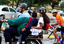Prohibido el transporte de niños menores de 10 años en motos