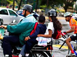 Prohibido el transporte de niños menores de 10 años en motos
