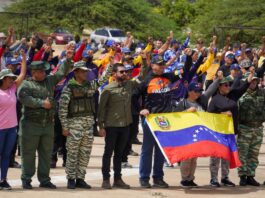 Pueblo de Carirubana se entrena con fusiles FAL y AK-103 en la Base Naval de Punto Fijo