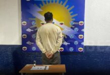 Mantuvo en cautiverio a su pareja e hijastra bajo amenazas