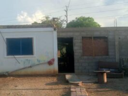 Dos meses de asedio lleva una familia en sector Ezequiel Zamora de Coro Dos meses de asedio lleva una familia en sector Ezequiel Zamora de Coro
