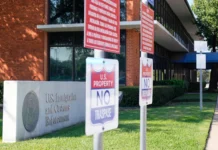 Ataque a instalación de ICE en Dallas suma su segunda víctima