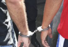 Por venta de material pornográfico detenidos padre e hijo en Falcón