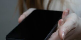 Estudio: 61,5 % de las jóvenes venezolanas han sufrido violencia digital de género