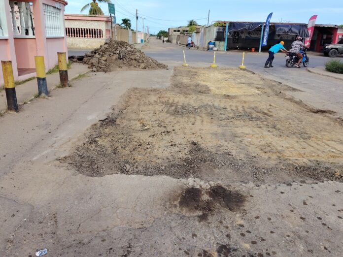 Alcaldía del Municipio Falcón inició plan especial de bacheo en Pueblo Nuevo