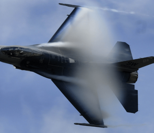 Avión F-16 causó alarma en Aragua, conoce la causa