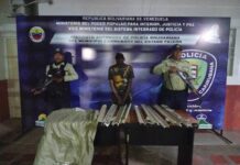 Detenido hombre por sustraer láminas de aluminio de antiguo local bancario