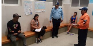 Dos lesionados por deslizamiento de moto en Pueblo Nuevo