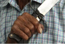 Hondureño atacó con un machete a un compañero de trabajo Hondureño atacó con un machete a un compañero de trabajo