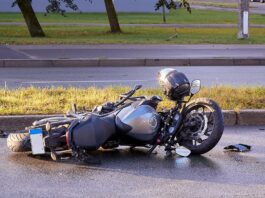 Motorizado resulta lesionado tras colisión en el centro de Punto Fijo