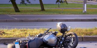 Motorizado resulta lesionado tras colisión en el centro de Punto Fijo