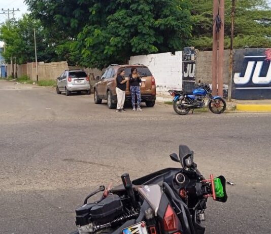 Choque entre moto y camioneta dejó un lesionado