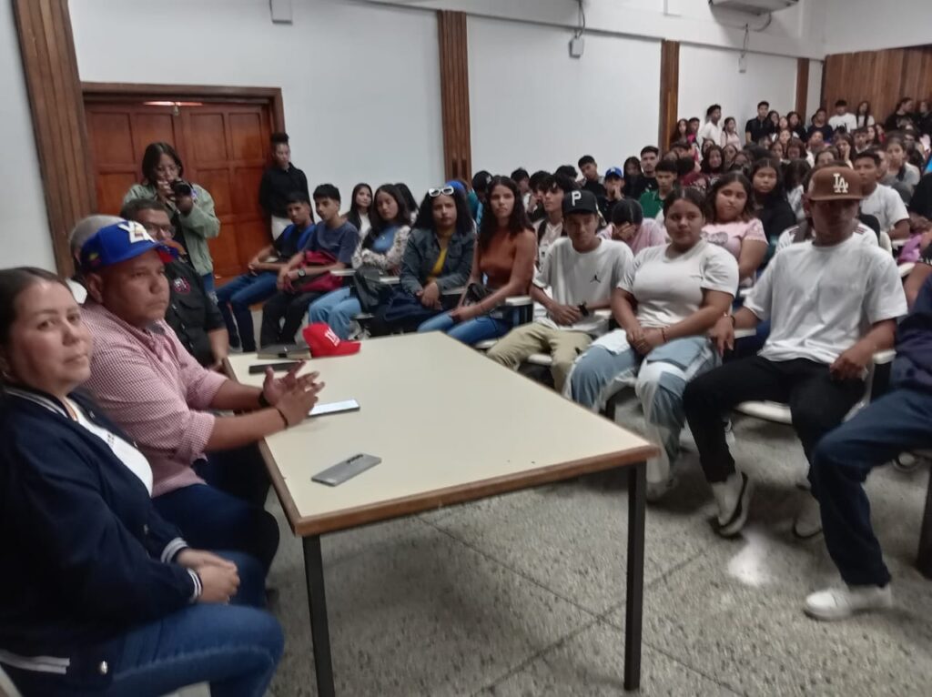 Unefm Municipio Falcón recibe a más de cien nuevos estudiantes