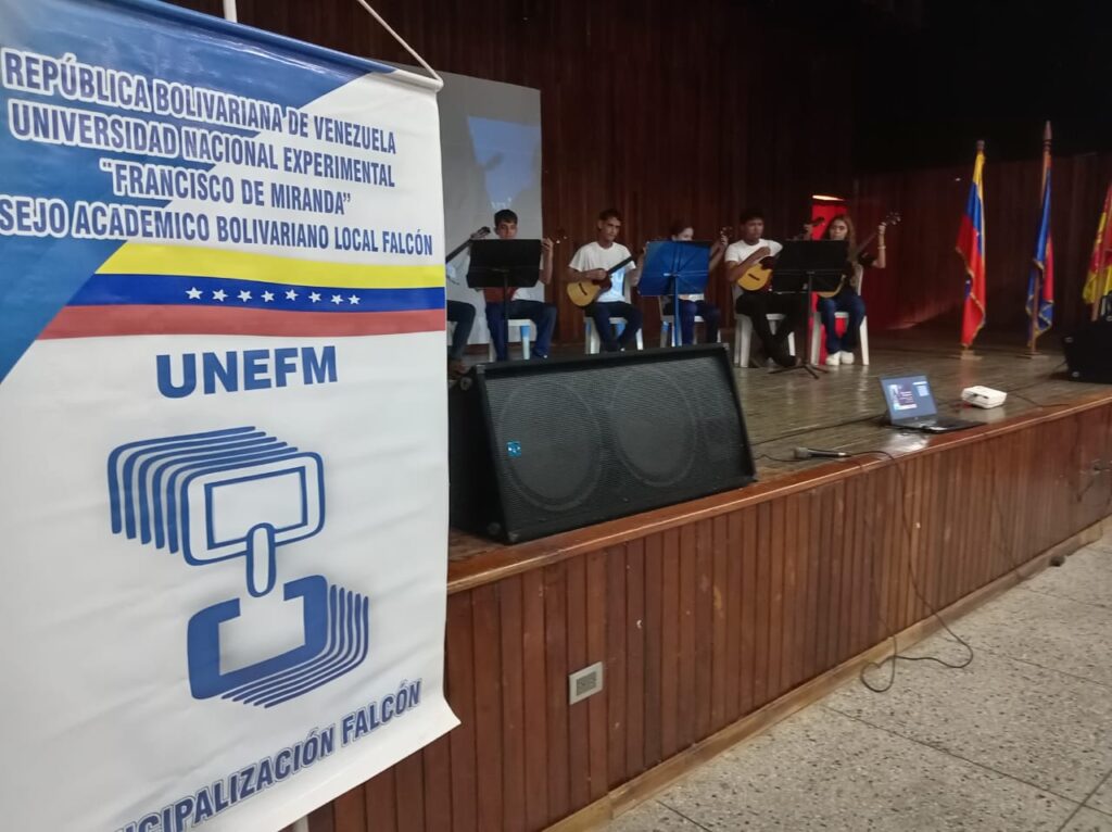 Unefm Municipio Falcón recibe a más de cien nuevos estudiantes