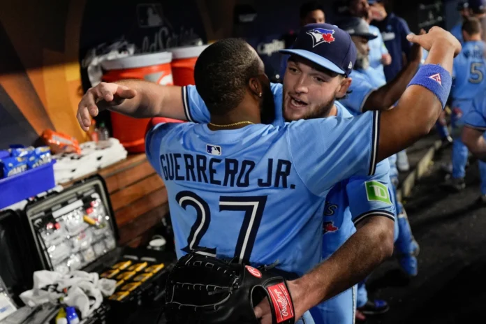 Yesavage-Guerrero-Azulejos-beisbol-Serie-Mundial Yesavage, Guerrero y Azulejos, a un triunfo de ganar la Serie Mundial