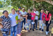 Alcaldesa Yasnelys Ventura entrega sugeridos a adultos mayores de Tocópero