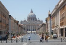 El Vaticano pide a Venezuela “abrir las prisiones injustas”