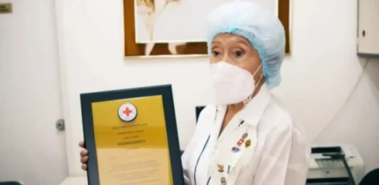 Enfermera venezolana recibe la más alta distinción de su profesión +VIDEO