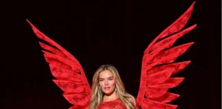 Karol G deslumbra en la pasarela del Victoria’s Secret Fashion Show 2025