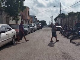 Usuarios piden a Pdvsa un mayor suministro de combustible a la estación La Reforma