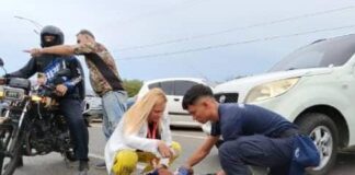 Colisión entre moto y vehículo deja un lesionado en Punta Cardón