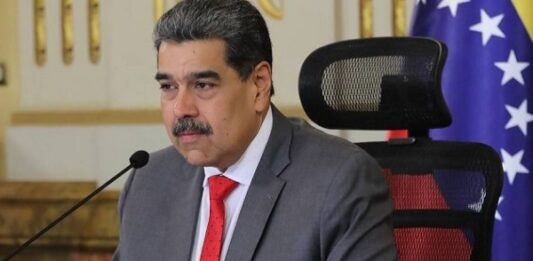 Maduro promulgó ley para la defensa integral de la nación Maduro promulgó ley para la defensa integral de la nación / Maduro pidió autorización al TSJ para quitar la nacionalidad a "cualquier vendepatria" / Maduro designó a nuevos padrinos y madrinas de cada entidad / Maduro estima sustituir al 100% las importaciones a mediano plazo