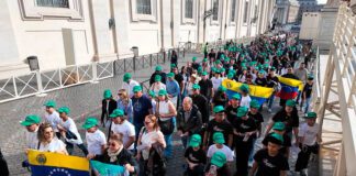Devotos venezolanos presentes en El Vaticano para la canonización de sus primeros santos