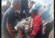 Colisión contra vehículo deja a motorizado lesionado en Pueblo Nuevo