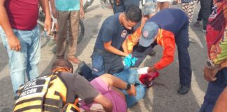 Motorizado lesionado tras choque contra vehículo en Punto Fijo