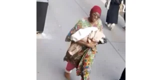 Nueva York | Mujer abandonó a su hija recién nacida en la estación del metro Mujer abandonó a su hija recién nacida en la estación del metro