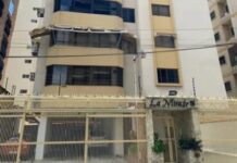 Murió septuagenario tras caer de un edificio