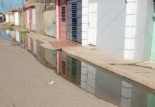 Vecinos del barrio Cruz Verde de Coro claman solución ante desborde de aguas servidas