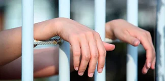 Privada de libertad adolescente por homicidio de su mamá