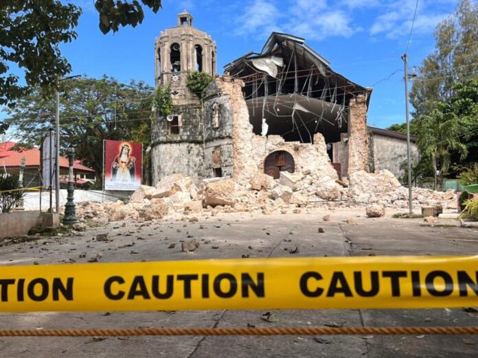 Filipinas | 60 muertos se contabilizan tras fuerte terremoto de 6,9