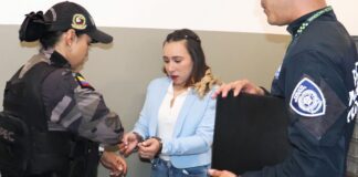 Wanda del Valle sostiene que es inocente Wanda del Valle sostiene que es inocente