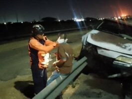 Identifican a adulto mayor lesionado en accidente contra baranda de la Curva de Sabino