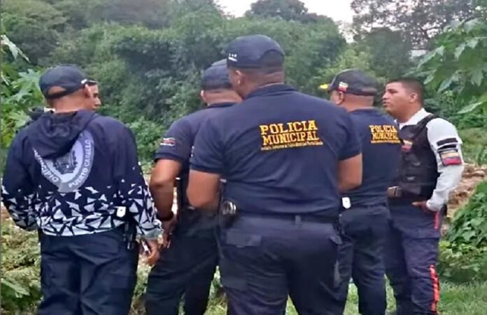 Cadáver septuagenario a orillas de un río