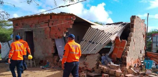 Colapso de vivienda dejó un septuagenario lesionado en Santa Ana