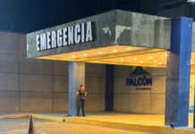 Dama sufre traumatismos al caer de moto que evitó caer en un bache por la vía Coro-Punto Fijo