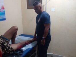 Dos lesionados por deslizamiento de moto en Las Cumaraguas