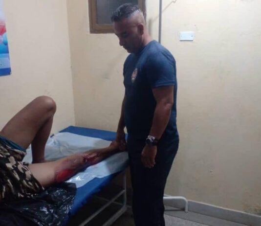 Dos lesionados por deslizamiento de moto en Las Cumaraguas