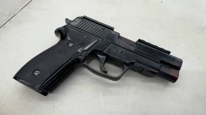 Incautan arma de fuego en el mercado municipal de Coro